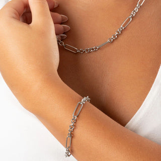 Mixed Chain Bracelet- Model