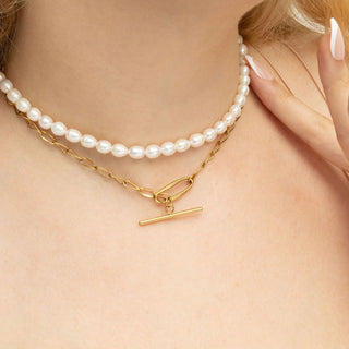 Oval Link Toggle Chain Necklace- gold model 