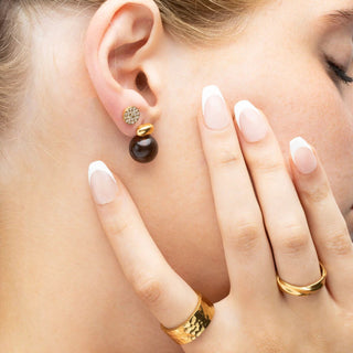 Tortoise Shell Stud Earrings - Model