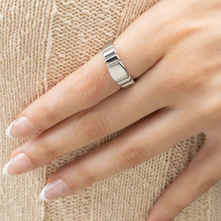 Ridged Band Signet Ring
