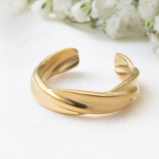 Twist Open Adjustable Ring