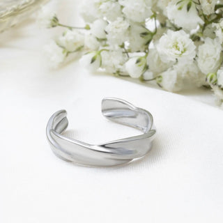 Twist Open Adjustable Ring
