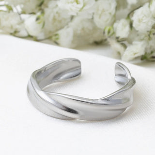 Twist Open Adjustable Ring