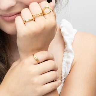 Dainty Oval Stack Ring- Model