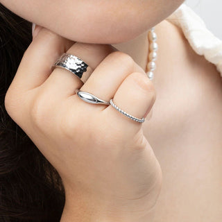 Dainty Oval Stack Ring- Model