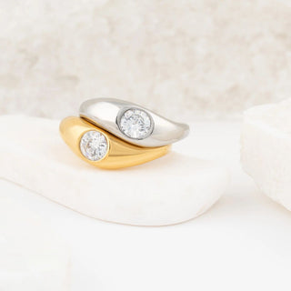 Crossover Stone Ring- Studio