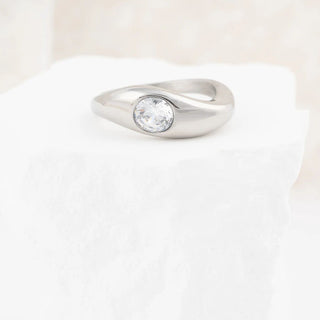 Crossover Stone Ring- Studio