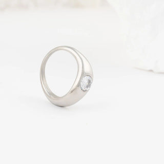 Crossover Stone Ring- Studio